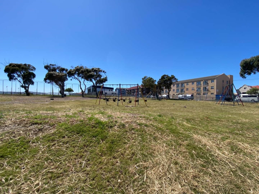 1 Bedroom Property for Sale in Maitland Western Cape